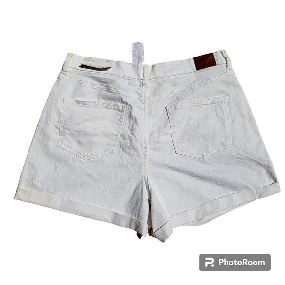 NWT AE white distressed curvy mom shorts - size 14 - Picture 2 of 6